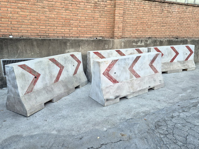 barrera ficticia ligera new jersey trafico 90.5x202x60.6-22.5 4u